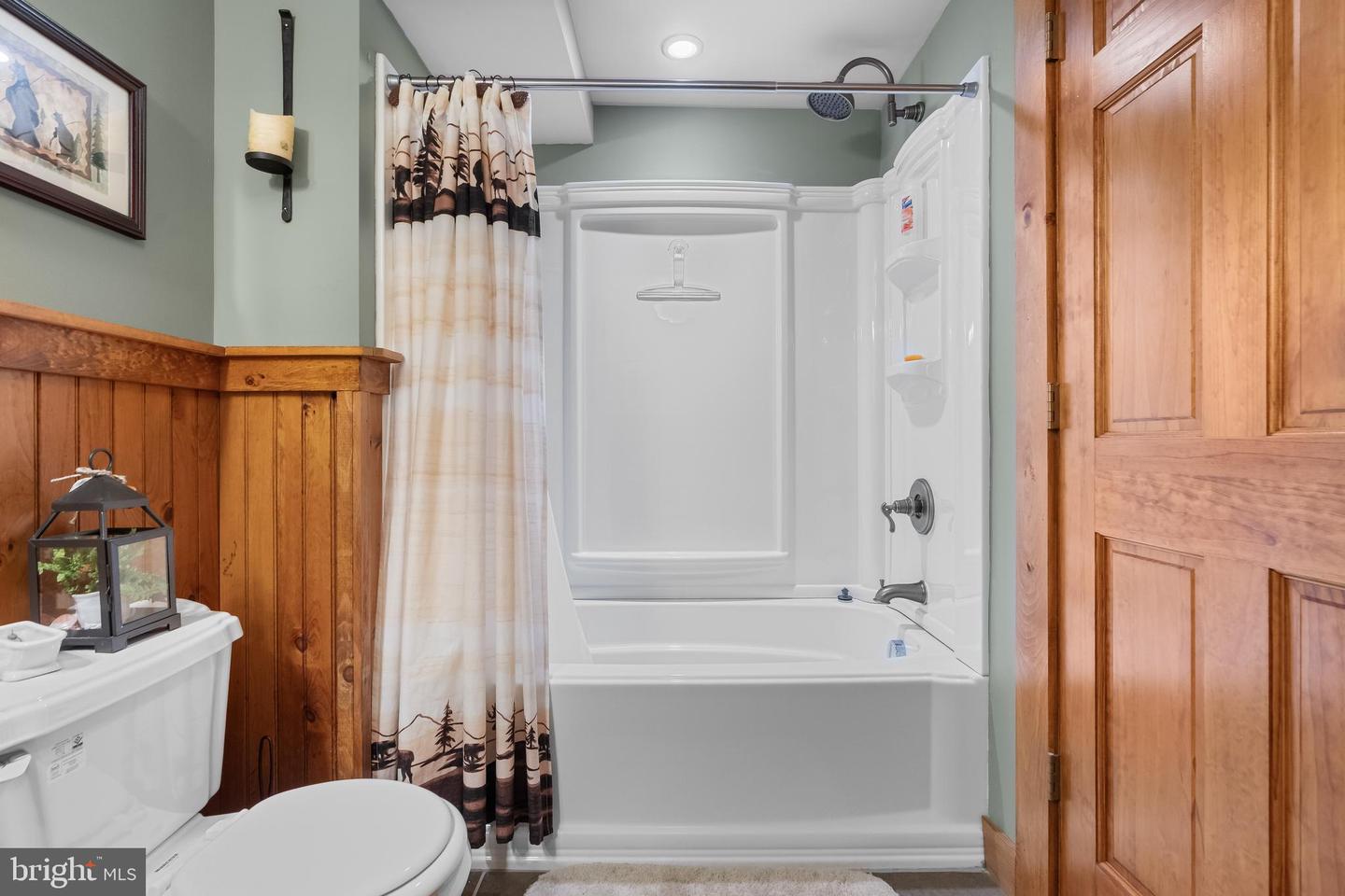 150 N Iroquois Property Photo 34