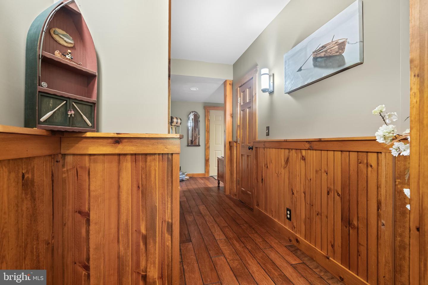150 N Iroquois Property Photo 35