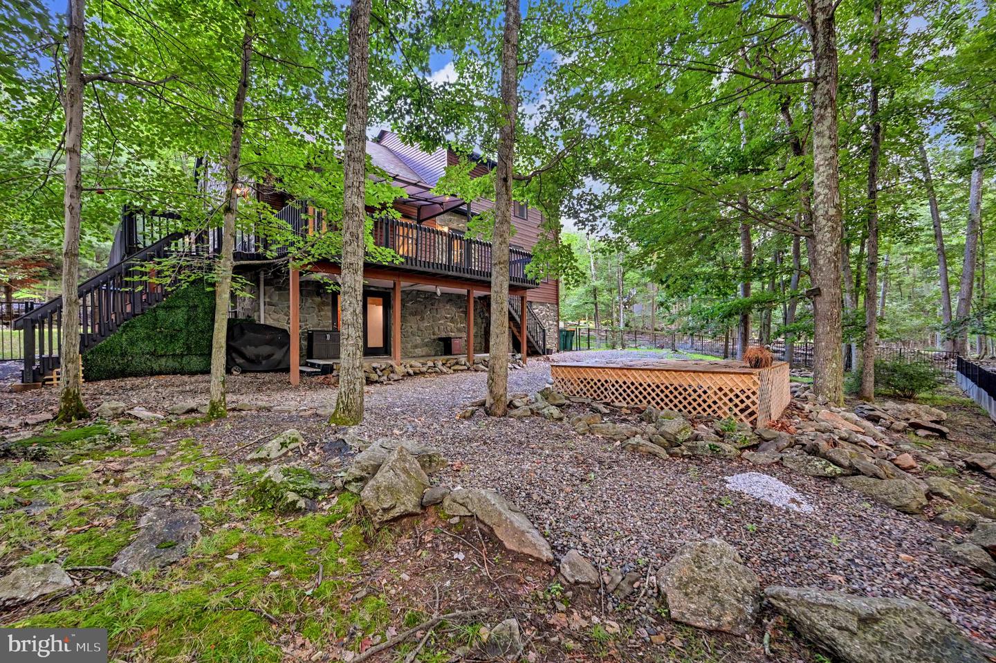 398 Walden Dr Property Photo 4