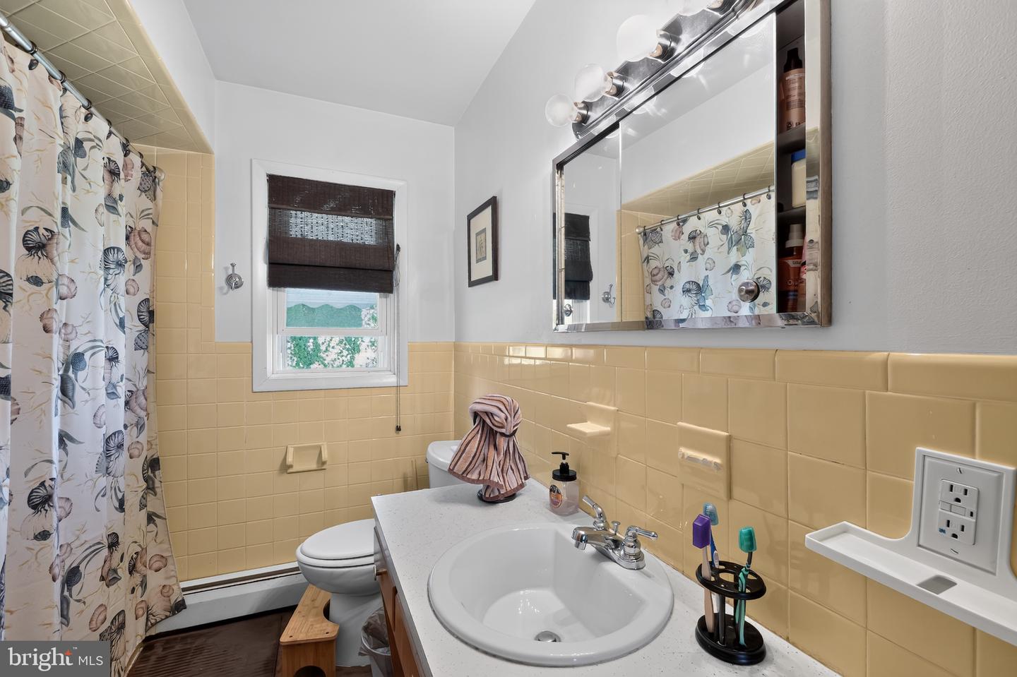 958 Seybert St Property Photo 10