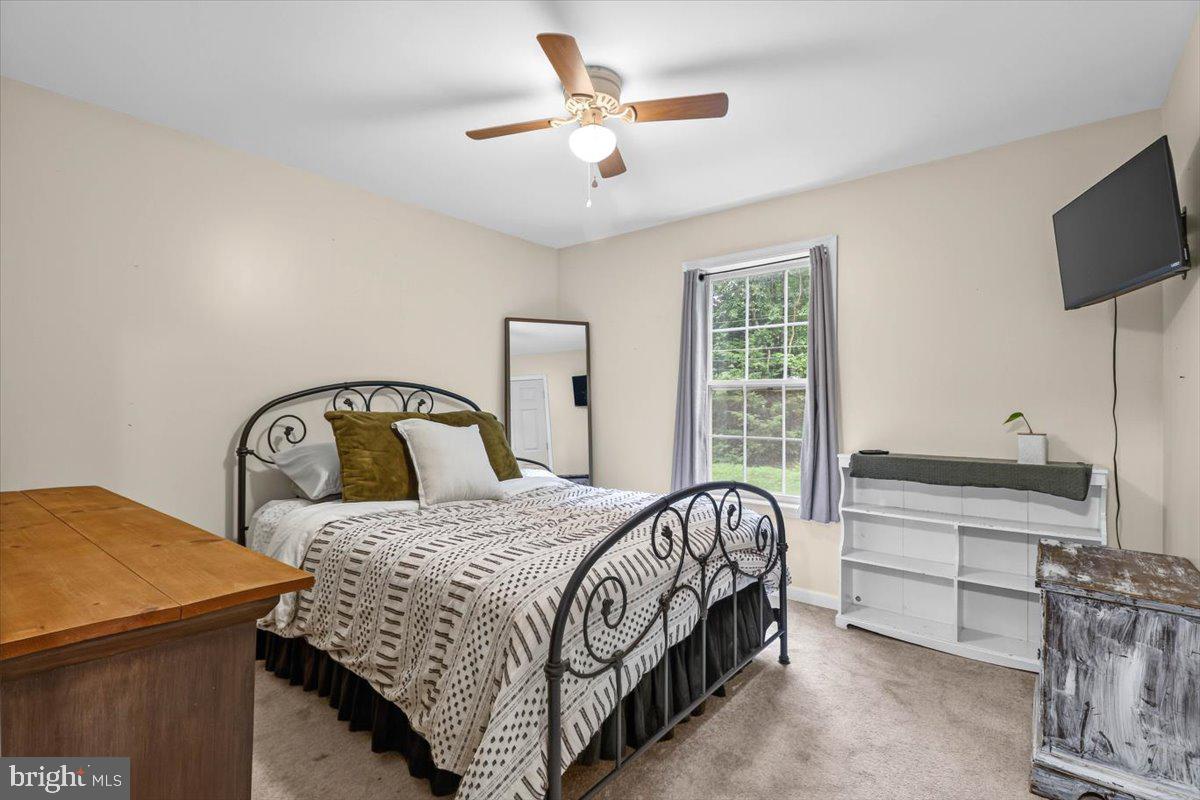 12 Holiday Dr Property Photo 12
