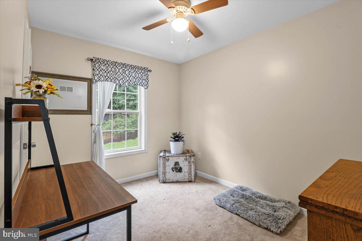 12 Holiday Dr Property Photo 13