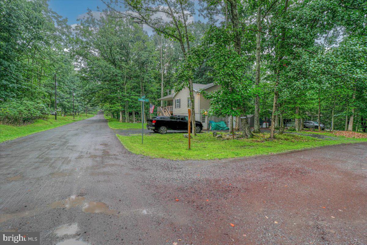12 Holiday Dr Property Photo 21