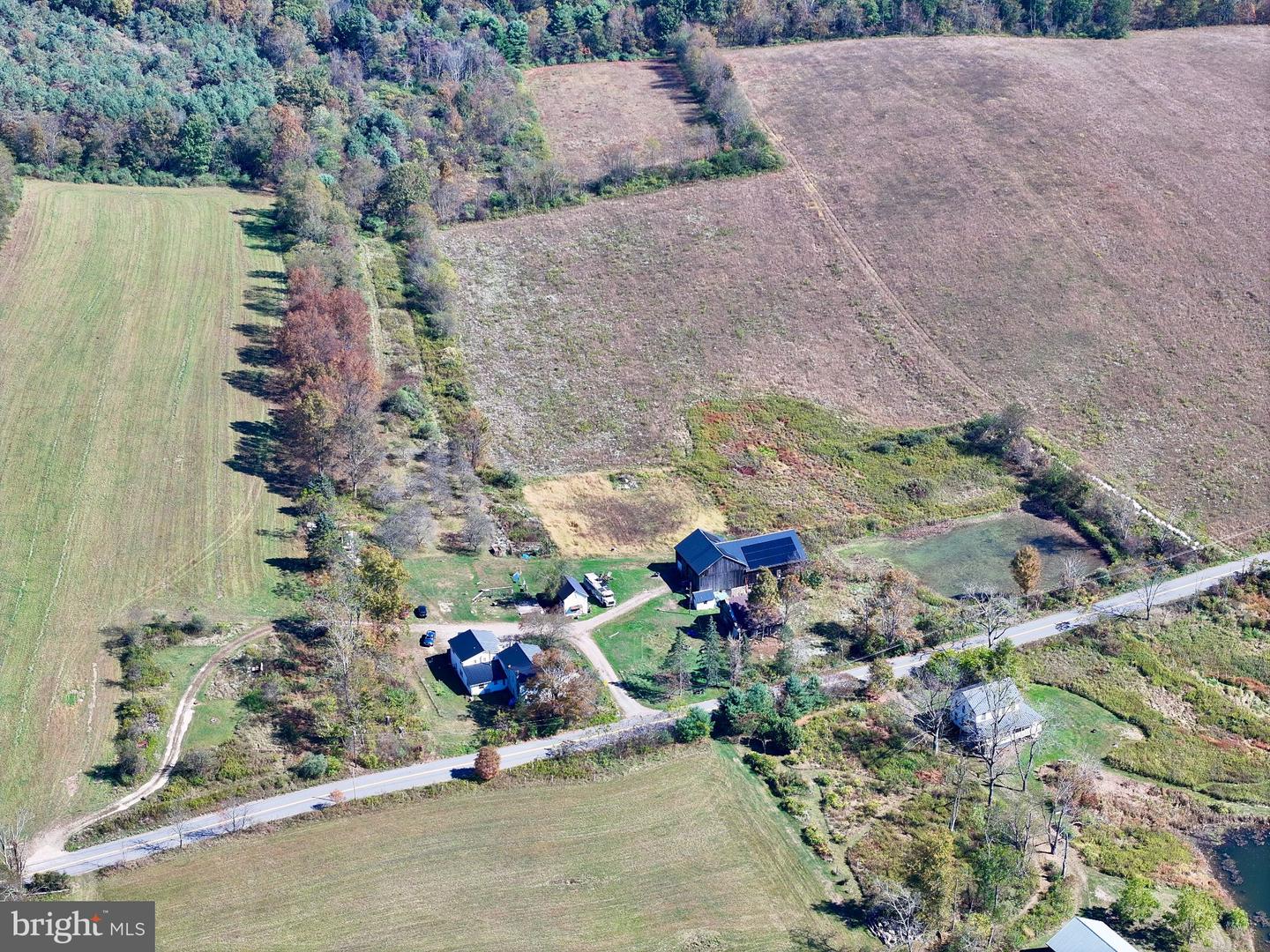 316 Old County Rd Property Photo 6