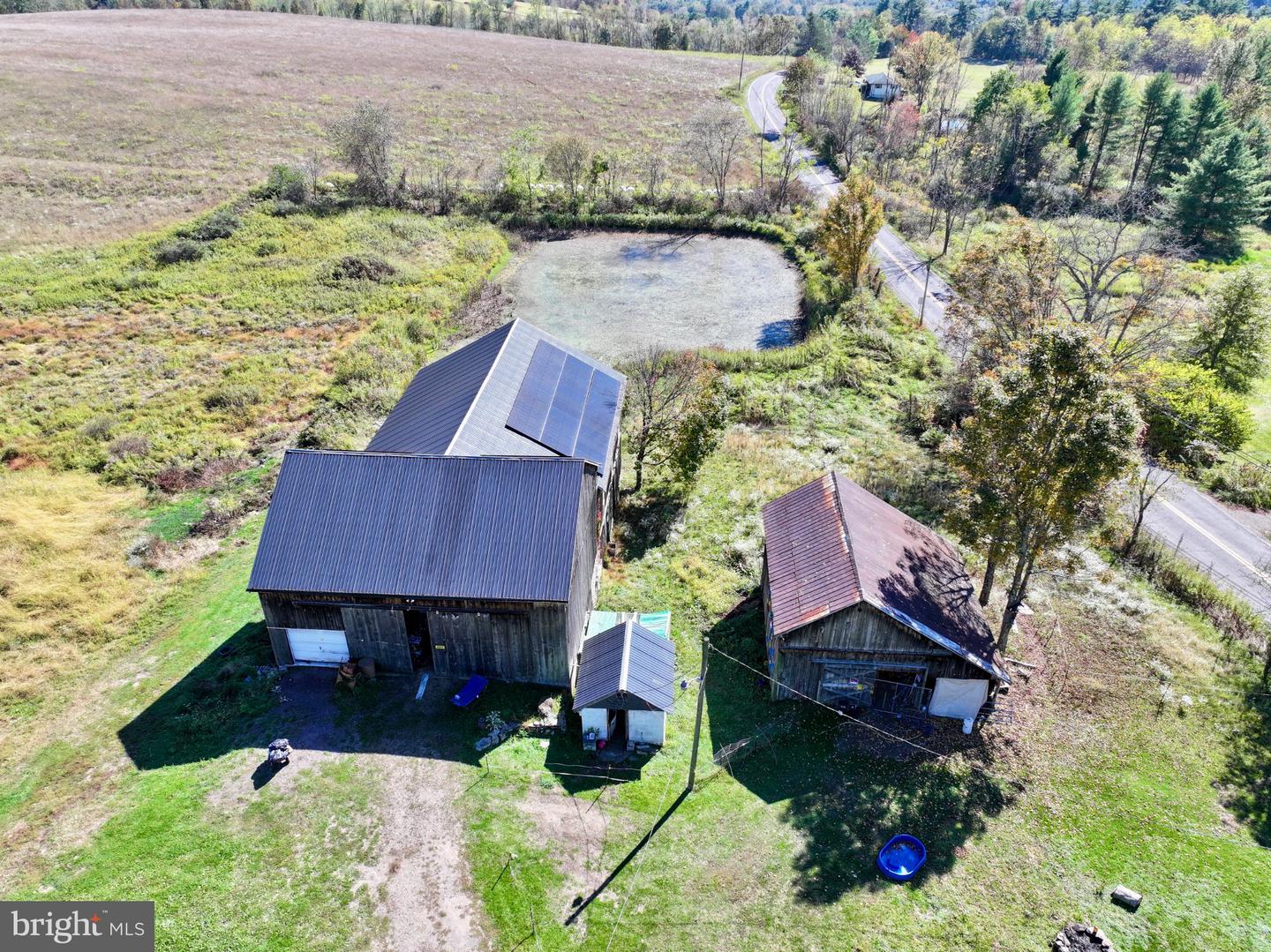 316 Old County Rd Property Photo 9