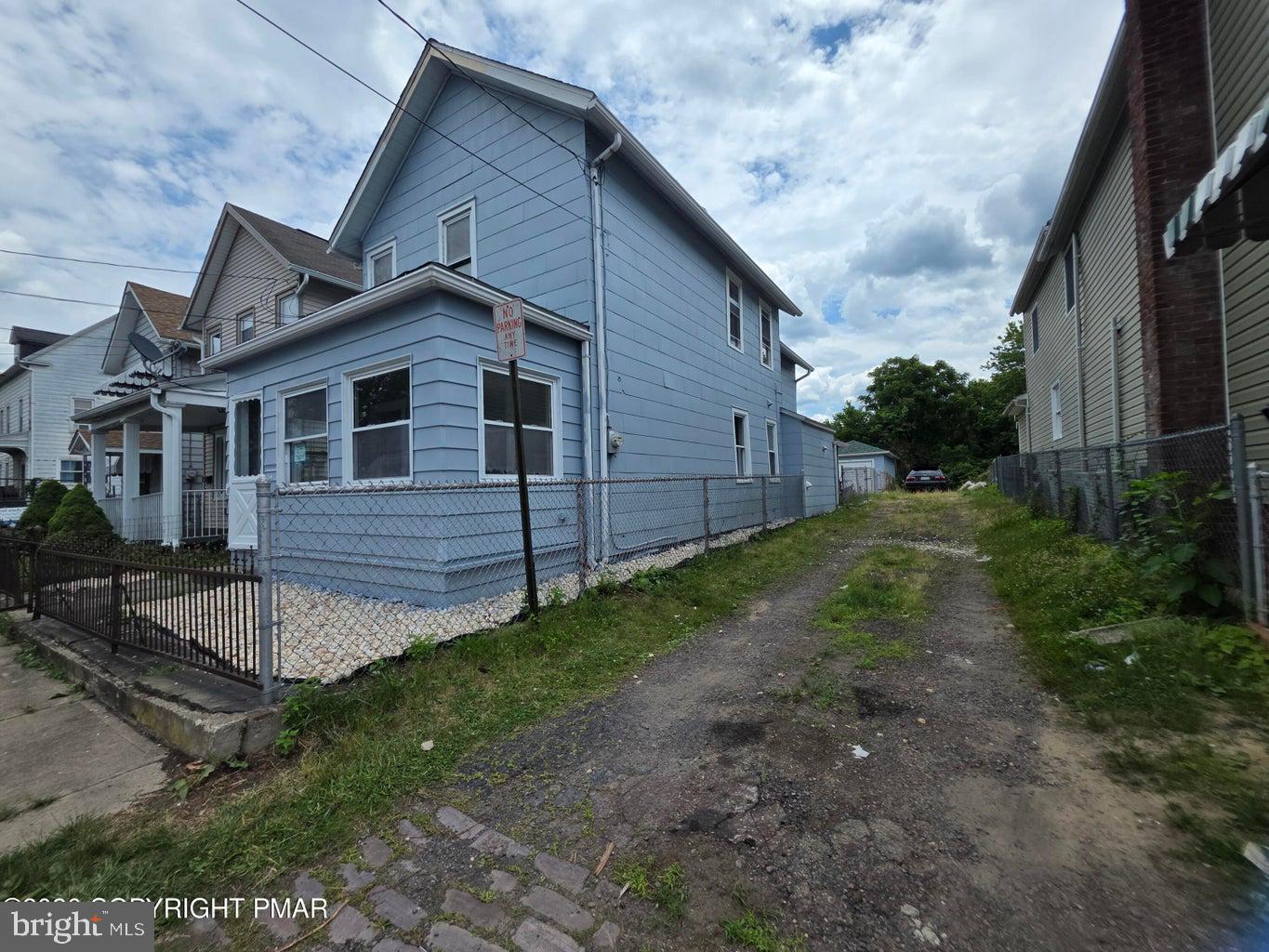 14 Green St Property Photo 2