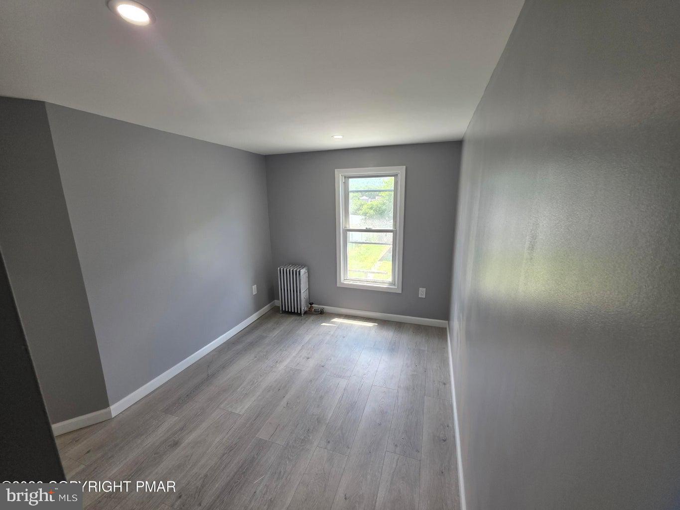 14 Green St Property Photo 23