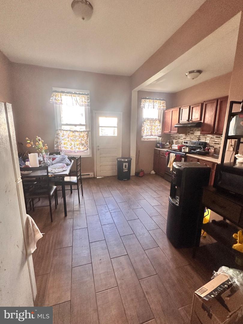 417 W Broad St Property Photo 12
