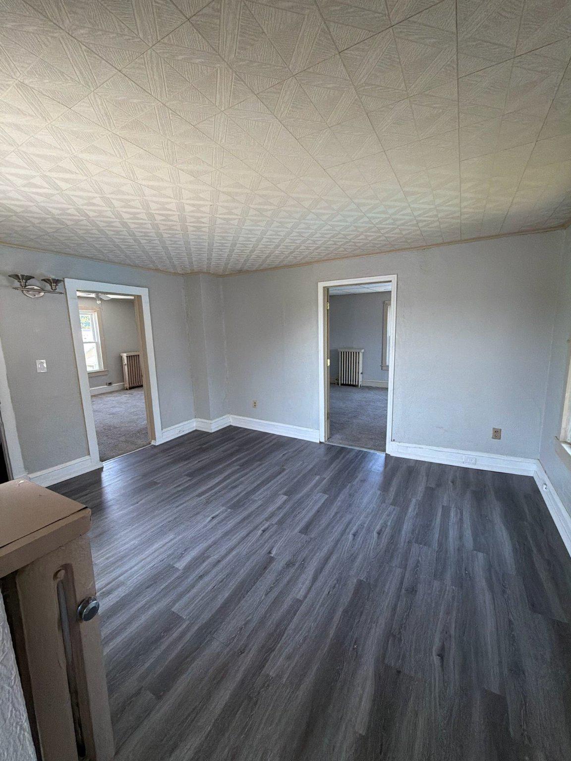 100 Rose Ln Property Photo 2