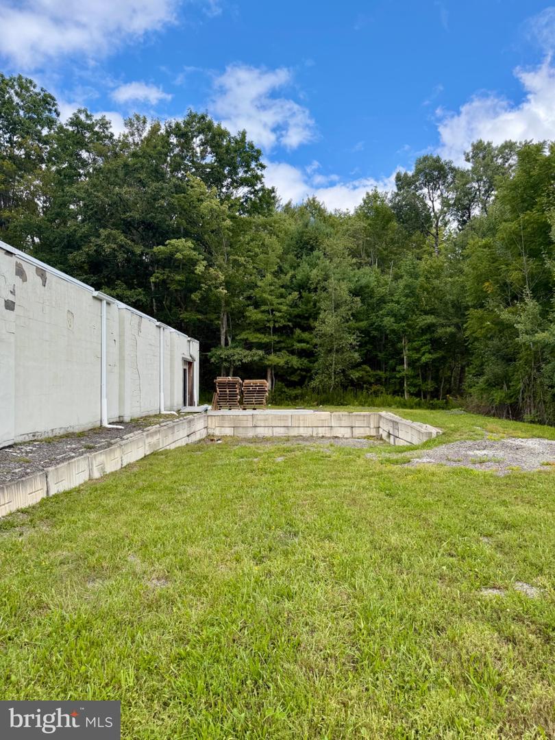 112 Blue Shutters Rd Property Photo 4