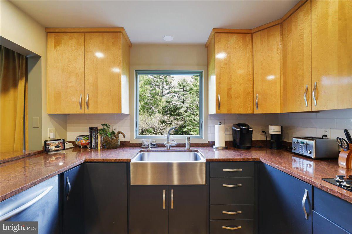 1312 N Abington Rd Property Photo 24