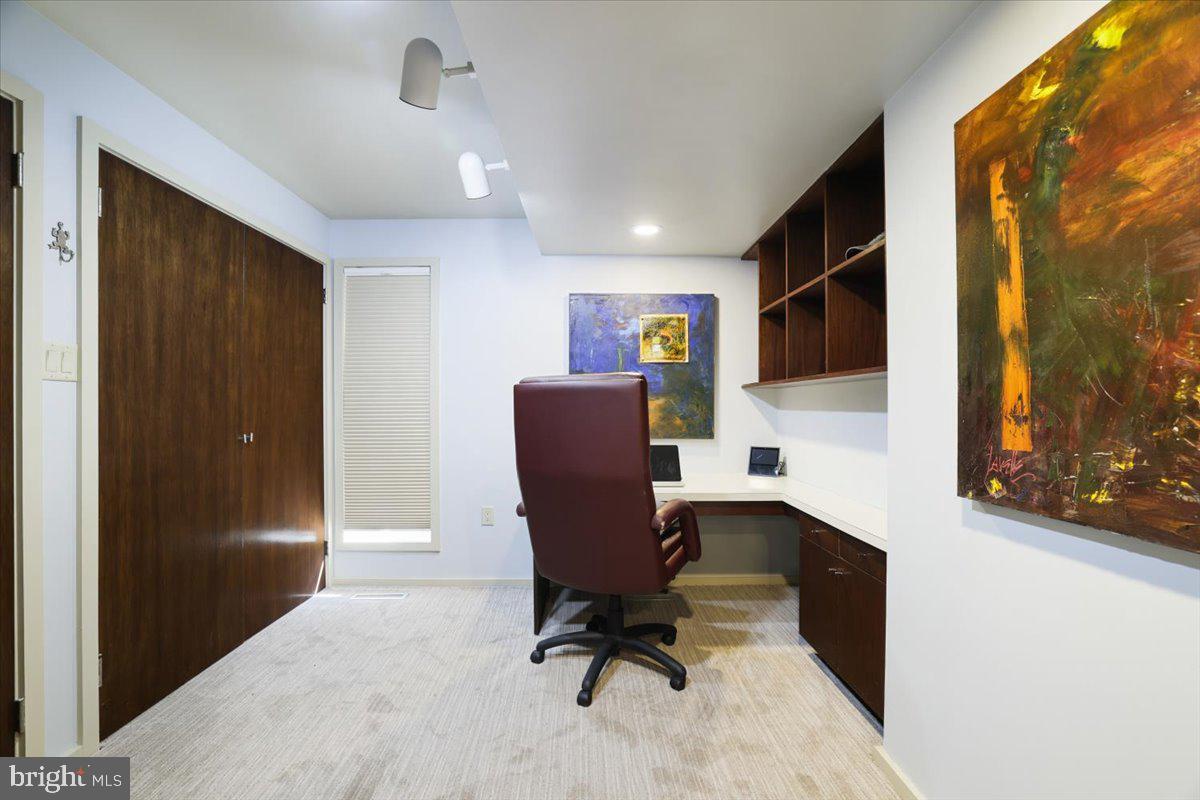 1312 N Abington Rd Property Photo 37