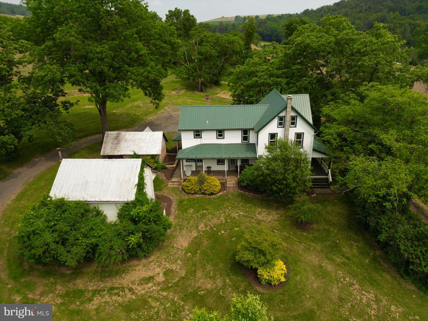 106 Crescent Hill Rd Property Photo 1