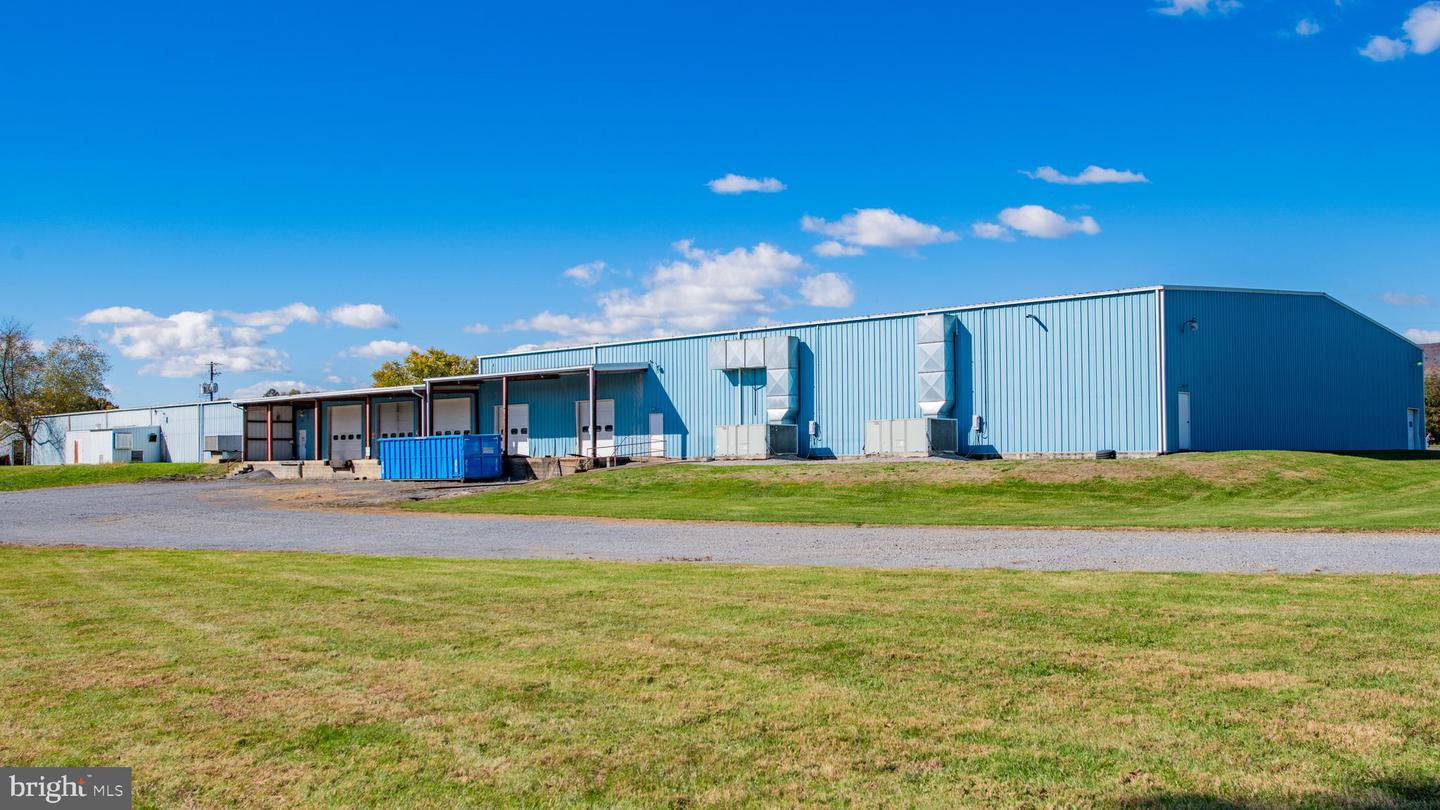 8813 Pa-405 Property Photo 1