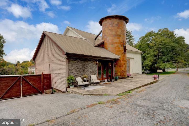 2106 Northway Rd Property Photo 2
