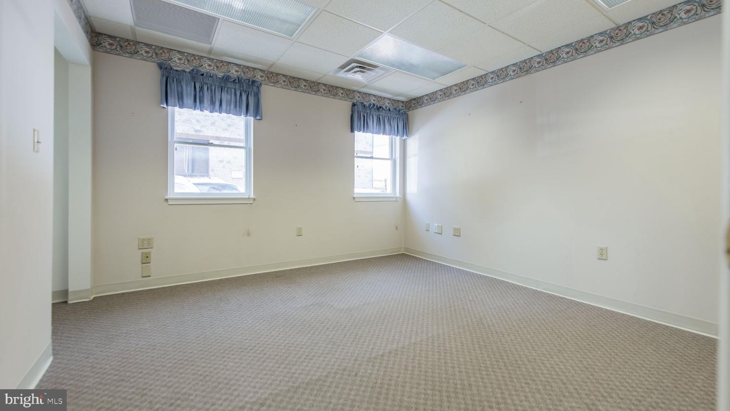 711 Washington Blvd Property Photo 10
