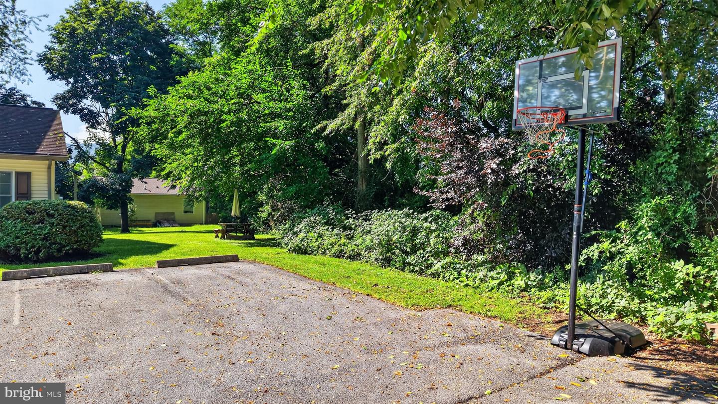 2425 Lila Ln Property Photo 16