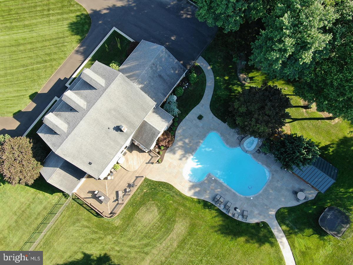 28 Meetinghouse Rd Property Photo
