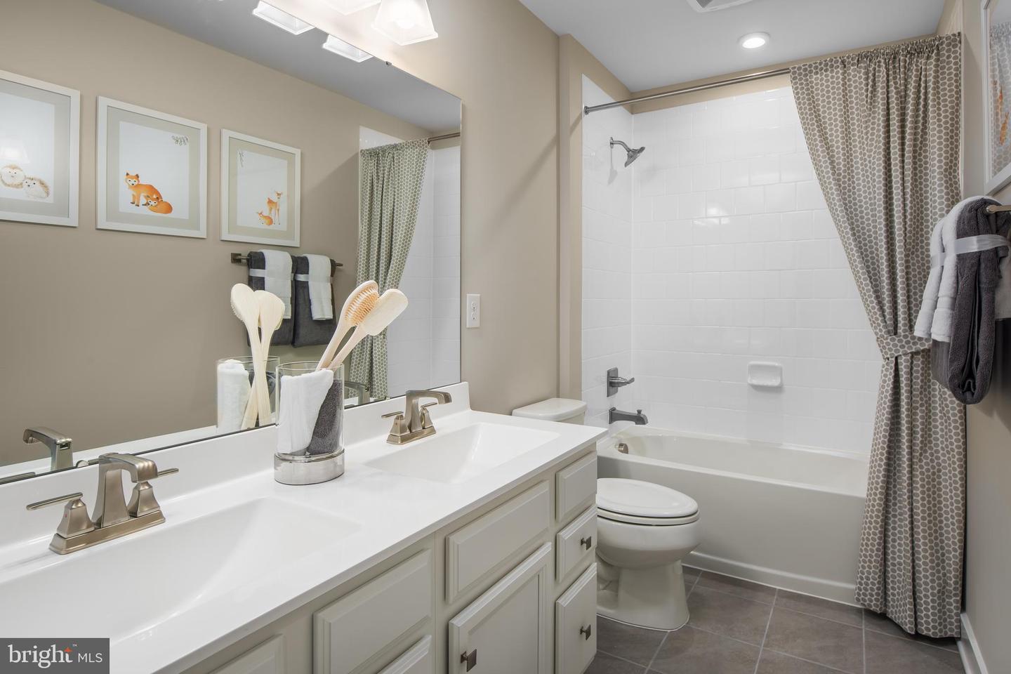 1040 Miles- Lehigh Ct Property Photo 9