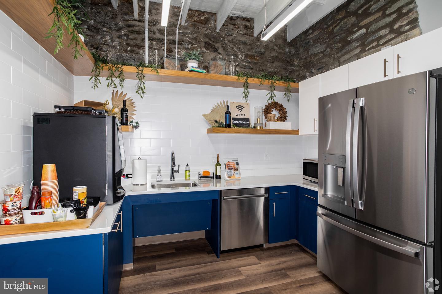 147 Greenwood Ave #ithrive Property Photo 3