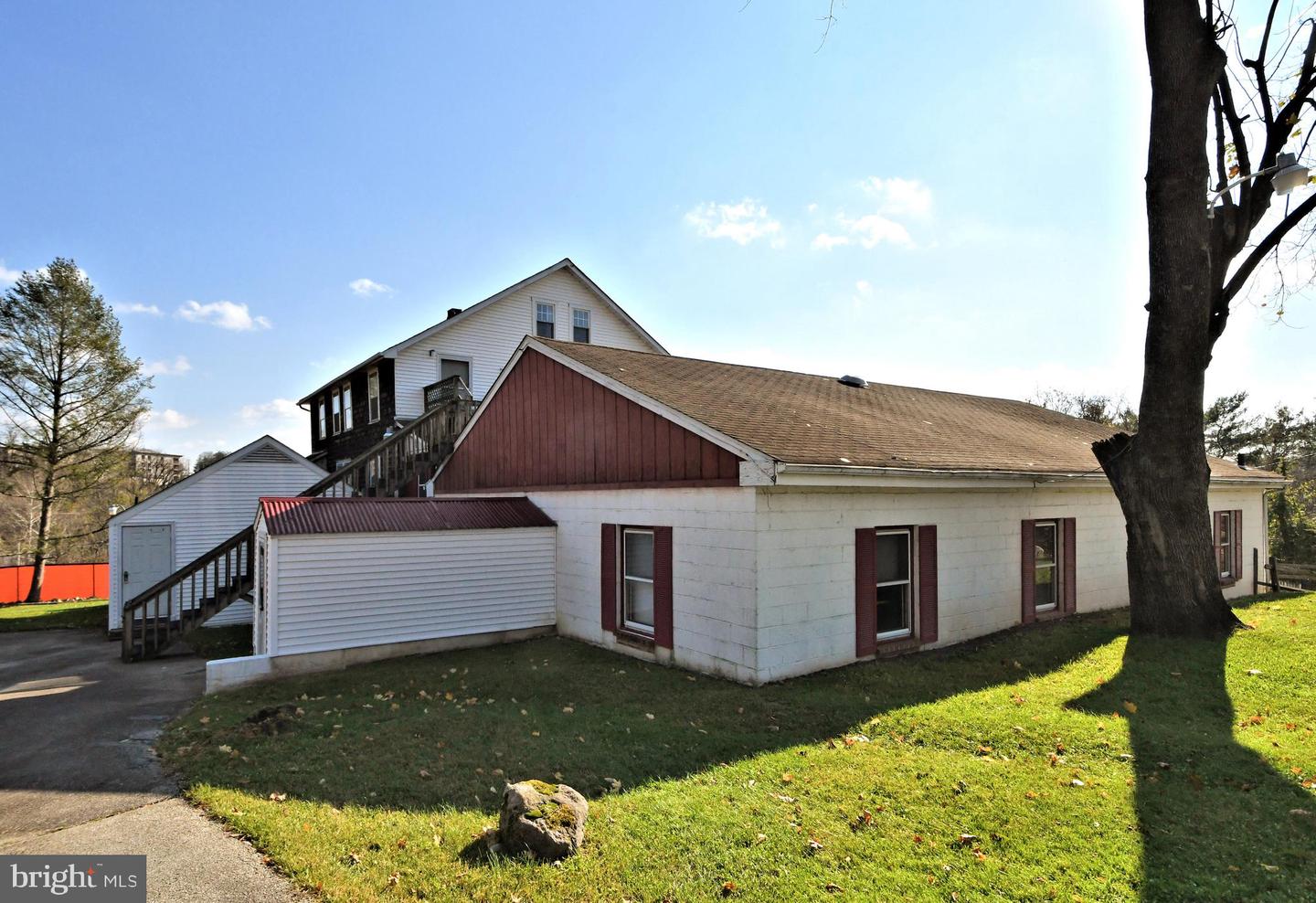 820 Mancill Mill Rd Property Photo 2