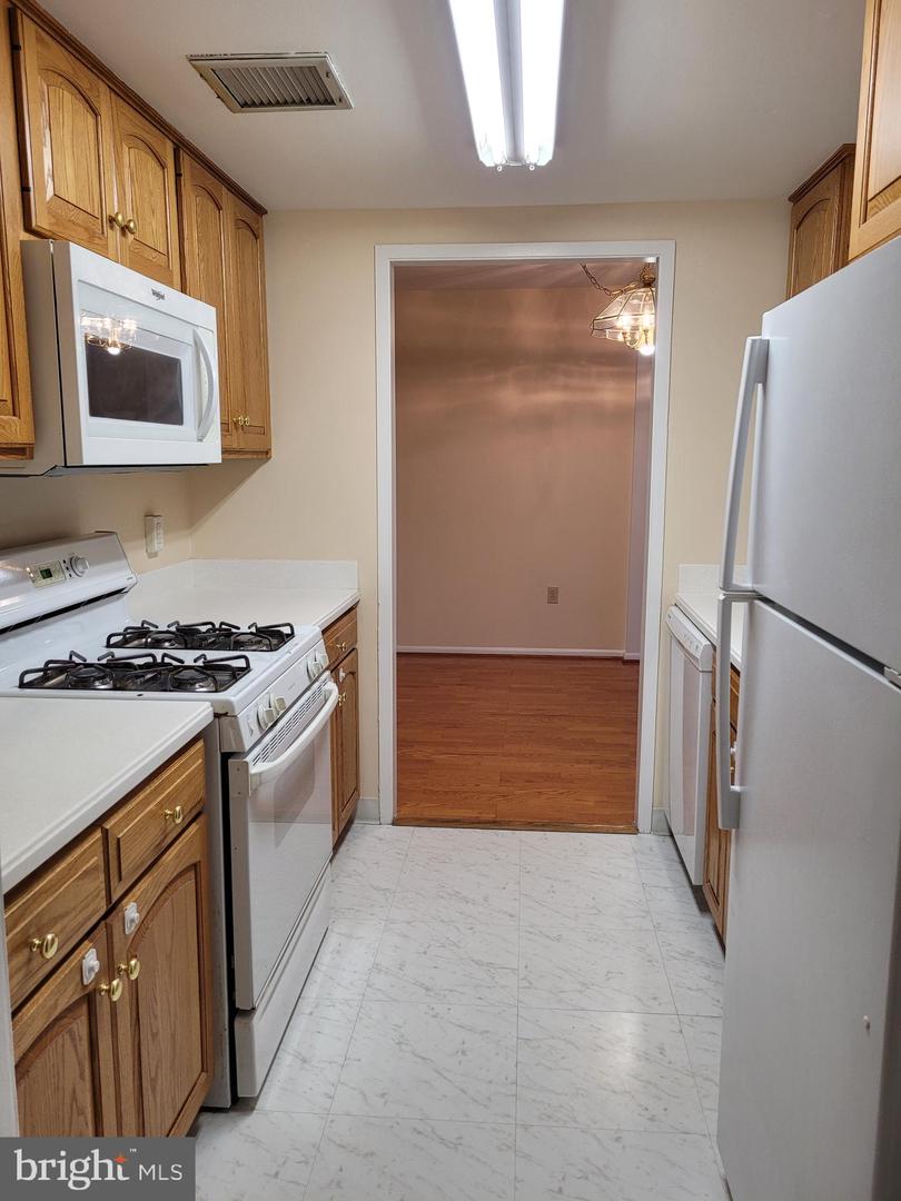 309 Florence Ave #417-n Property Photo 8