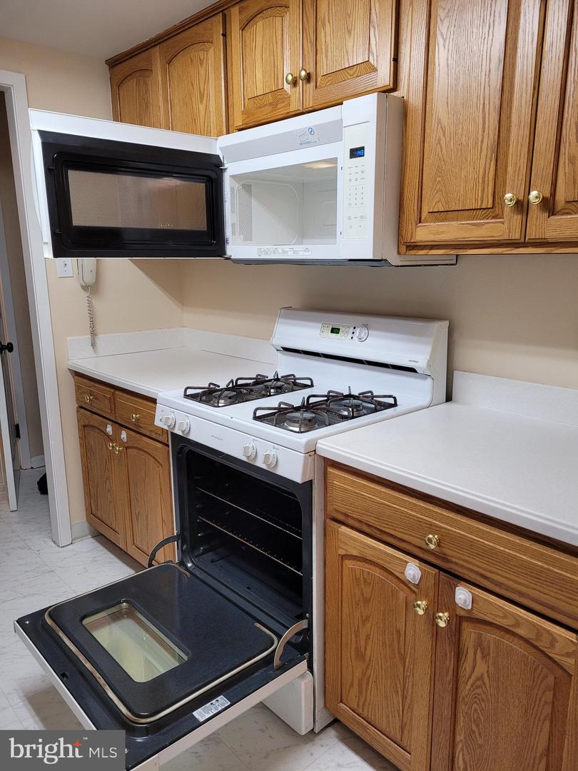 309 Florence Ave #417-n Property Photo 9