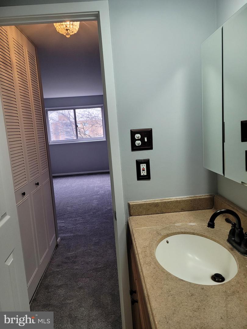 309 Florence Ave #417-n Property Photo 13