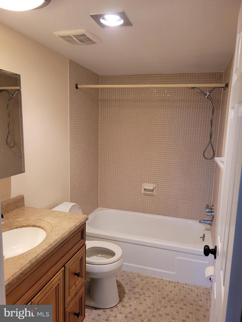 309 Florence Ave #417-n Property Photo 15