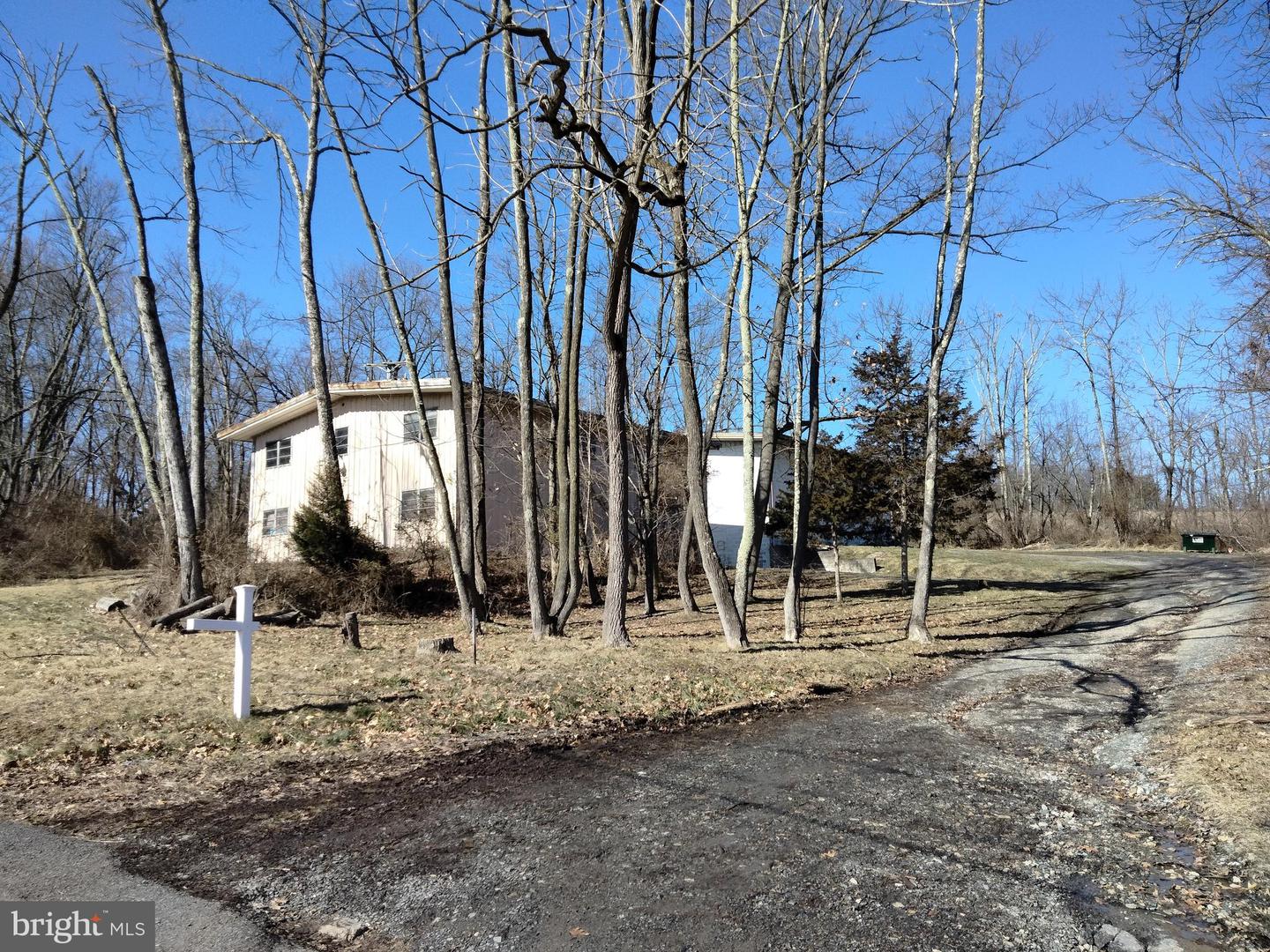 1001 Swinehart Rd Property Photo 1