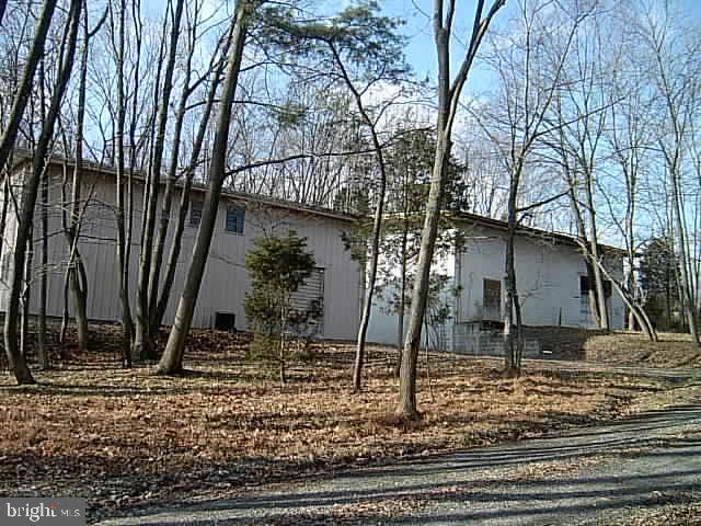 1001 Swinehart Rd Property Photo 6