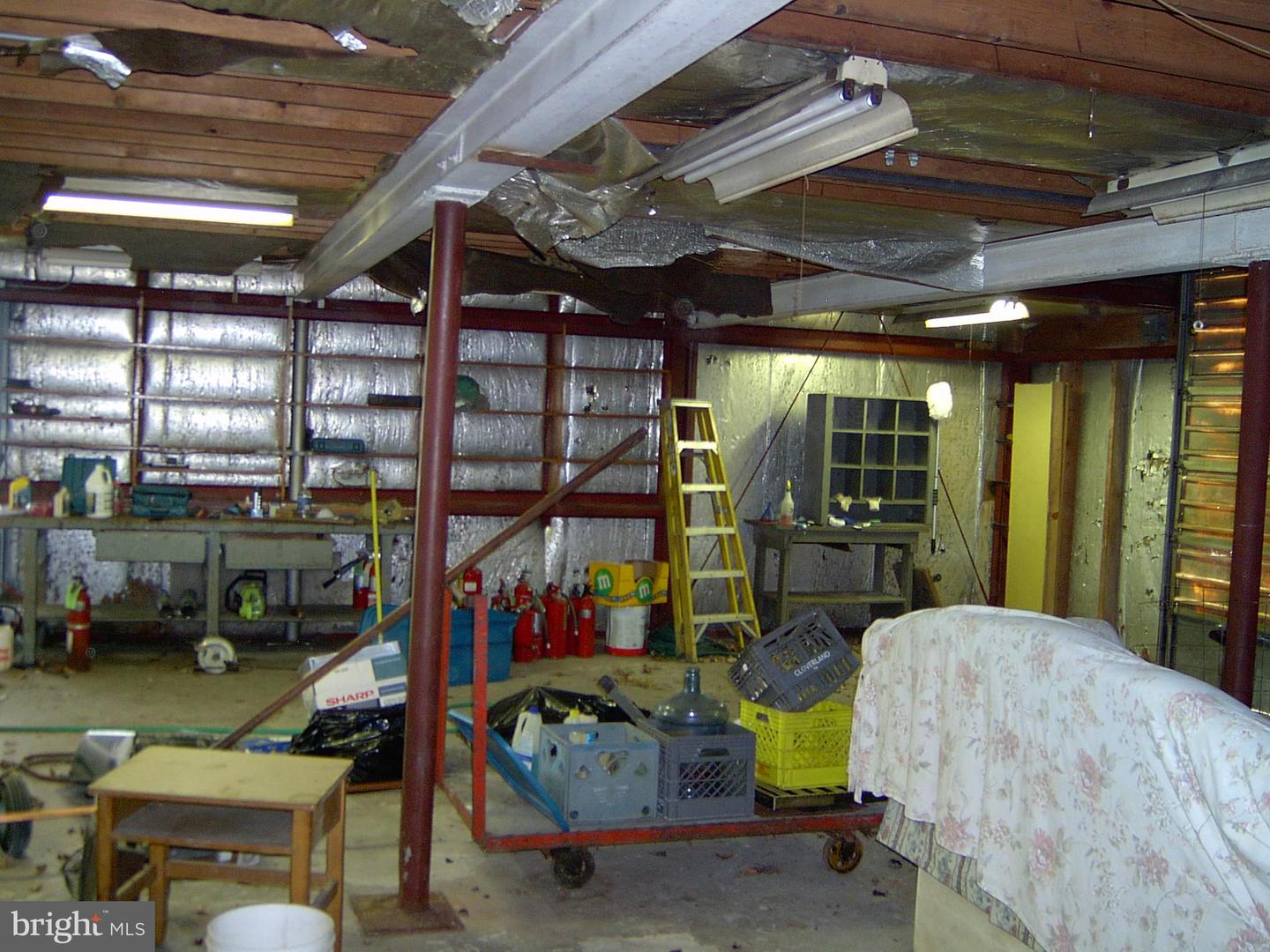 1001 Swinehart Rd Property Photo 10