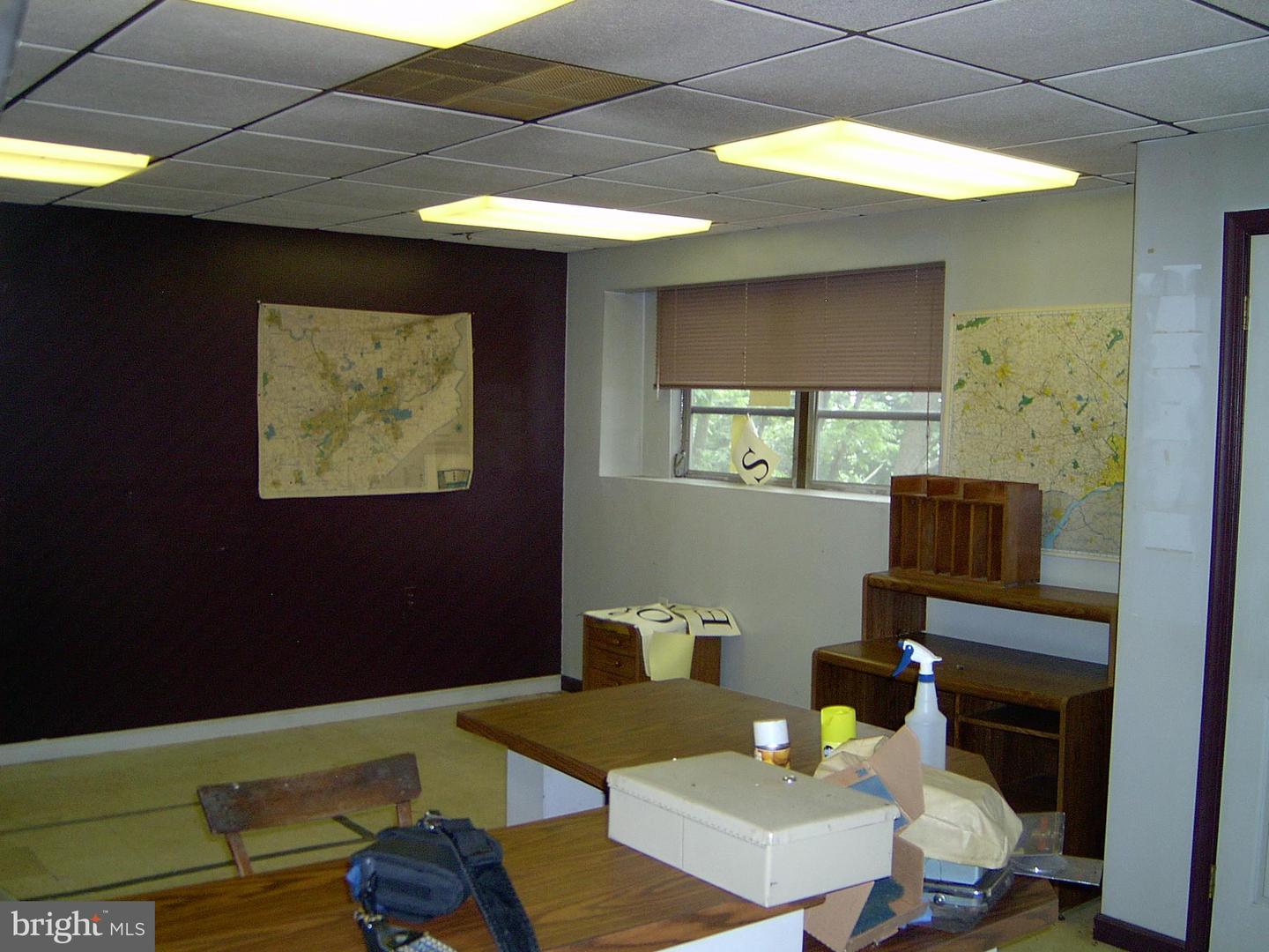 1001 Swinehart Rd Property Photo 11