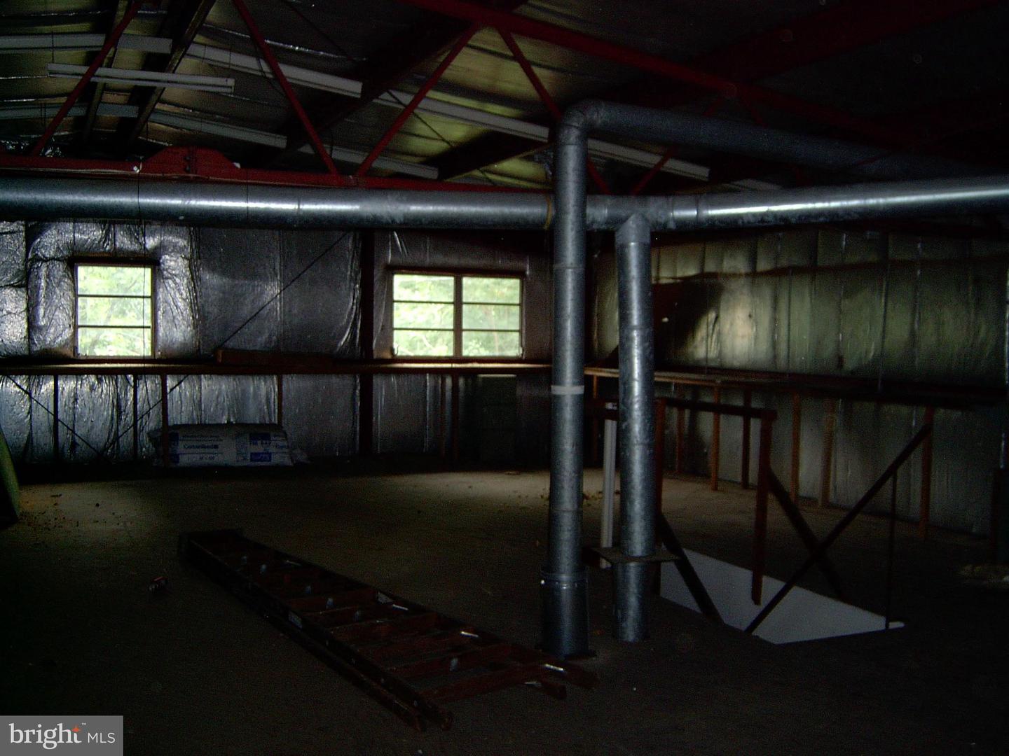 1001 Swinehart Rd Property Photo 13