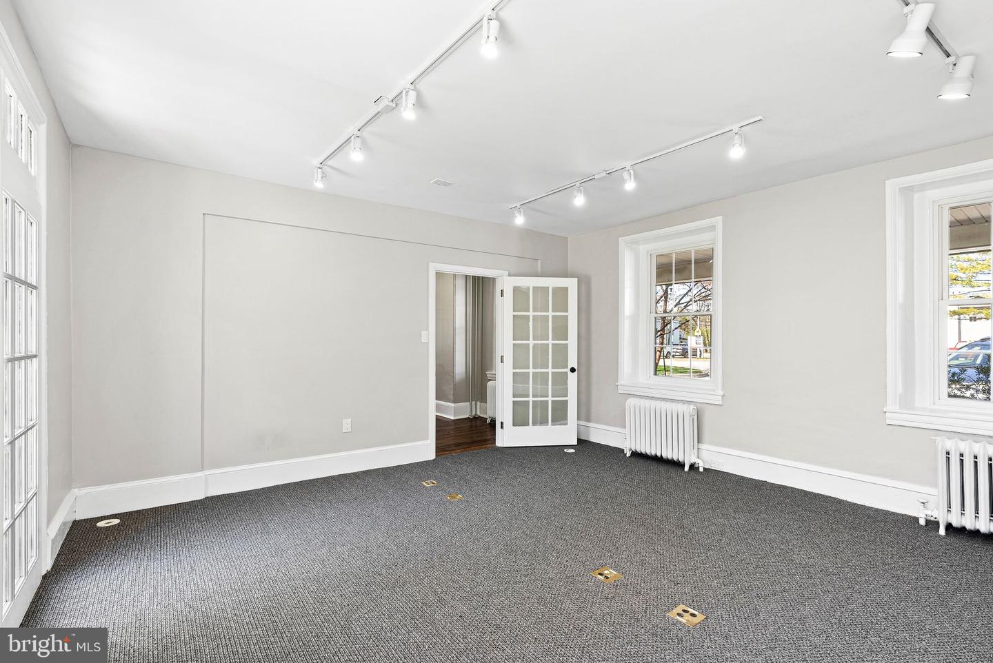 37 E Germantown Pike Property Photo 2