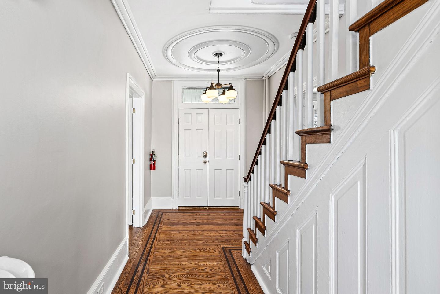 37 E Germantown Pike Property Photo 3