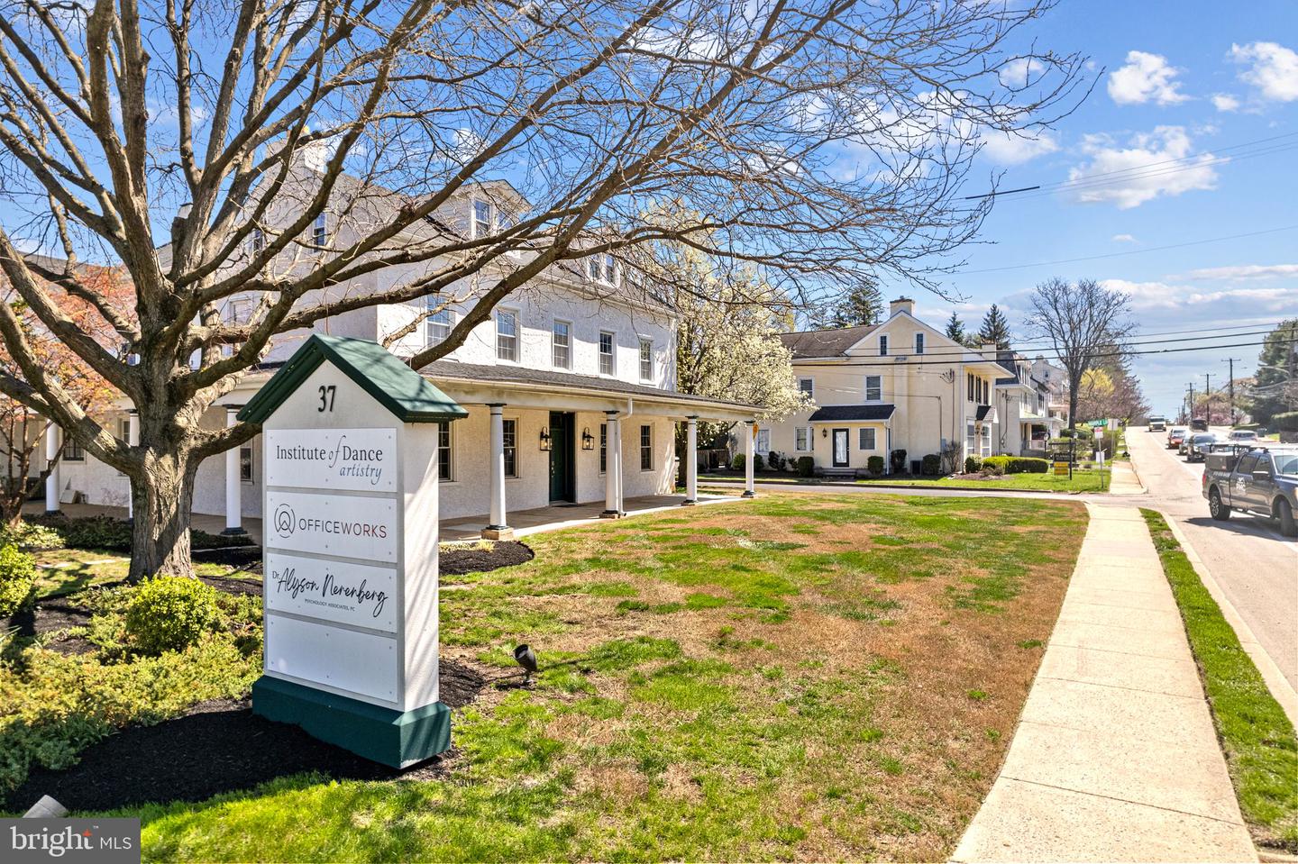 37 E Germantown Pike Property Photo 8