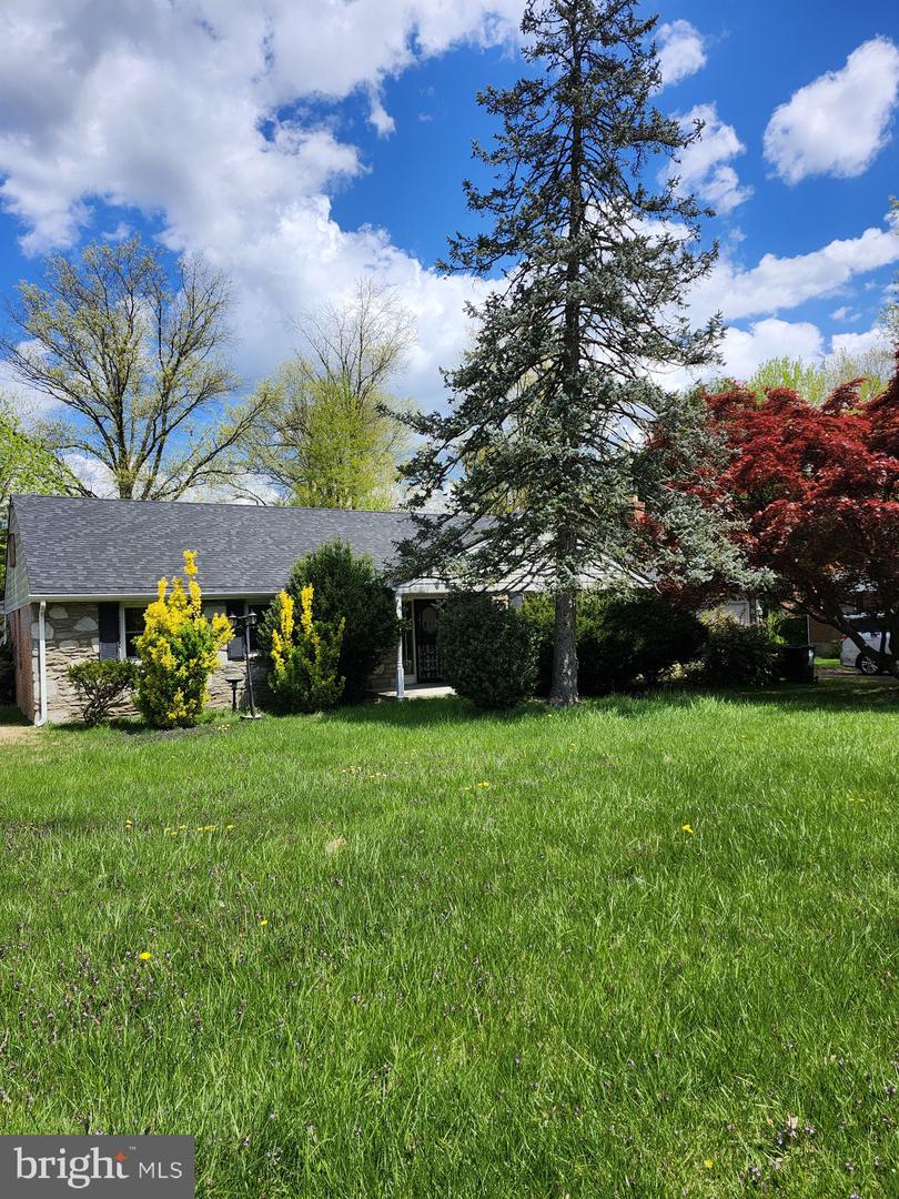 837 Warfield Ln Property Photo
