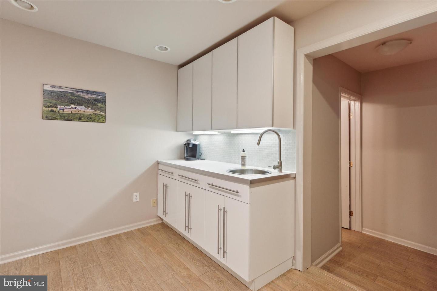 108 W Basin St Property Photo 26