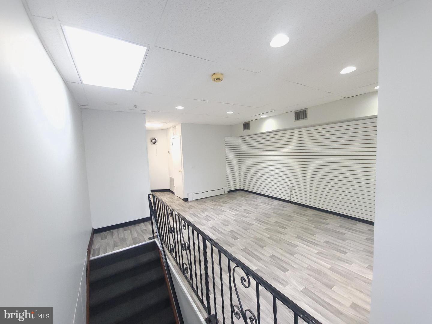 304 W Levering Mill Rd #2 Property Photo 4
