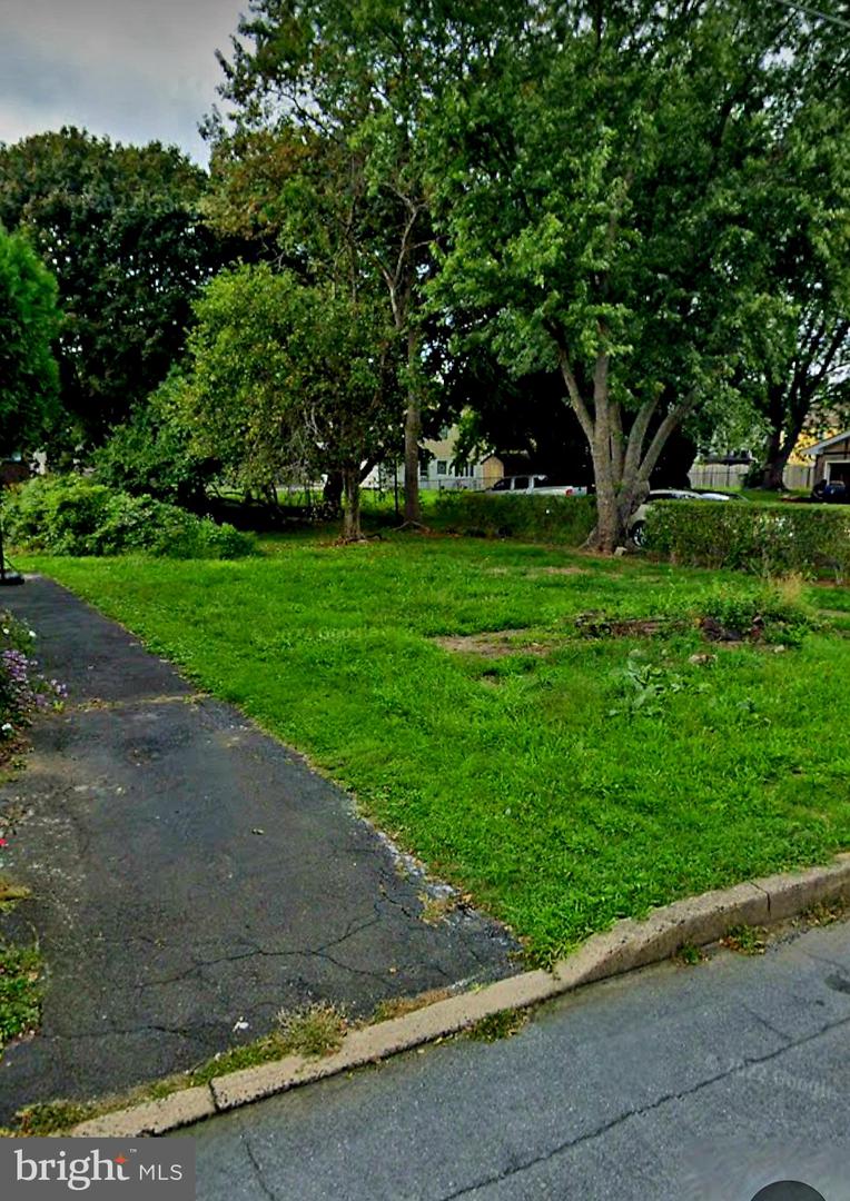 122 Logan Ave Property Photo 3