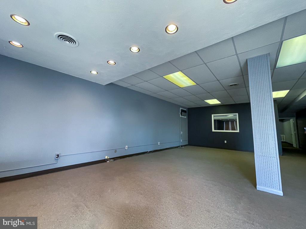 319 Easton Rd #b Property Photo 3