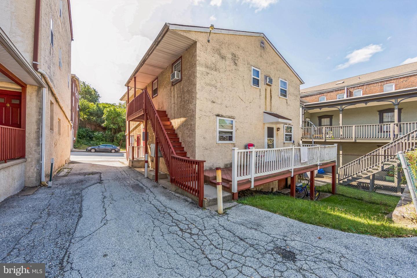 209 Property Photo 23