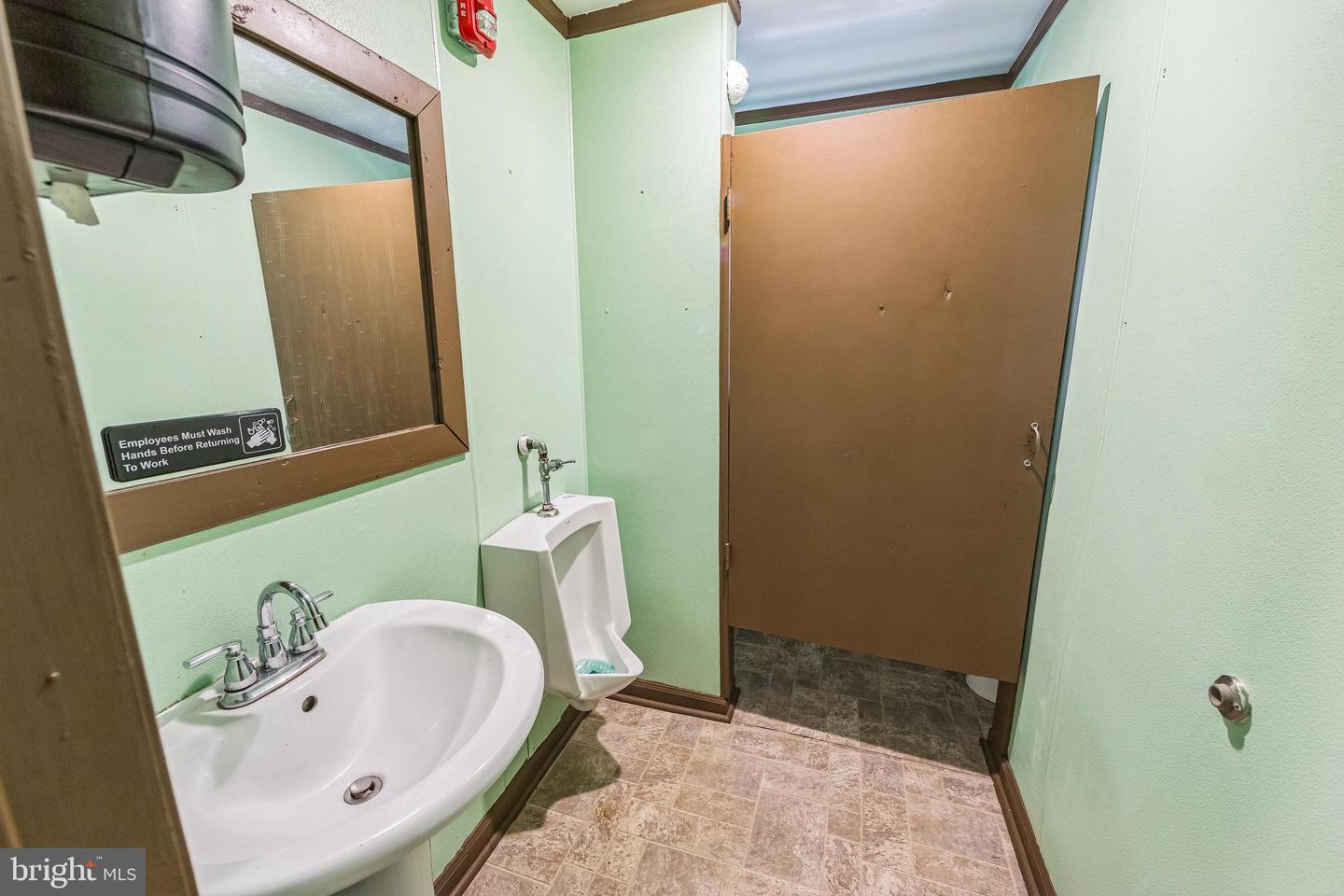 209 Property Photo 28