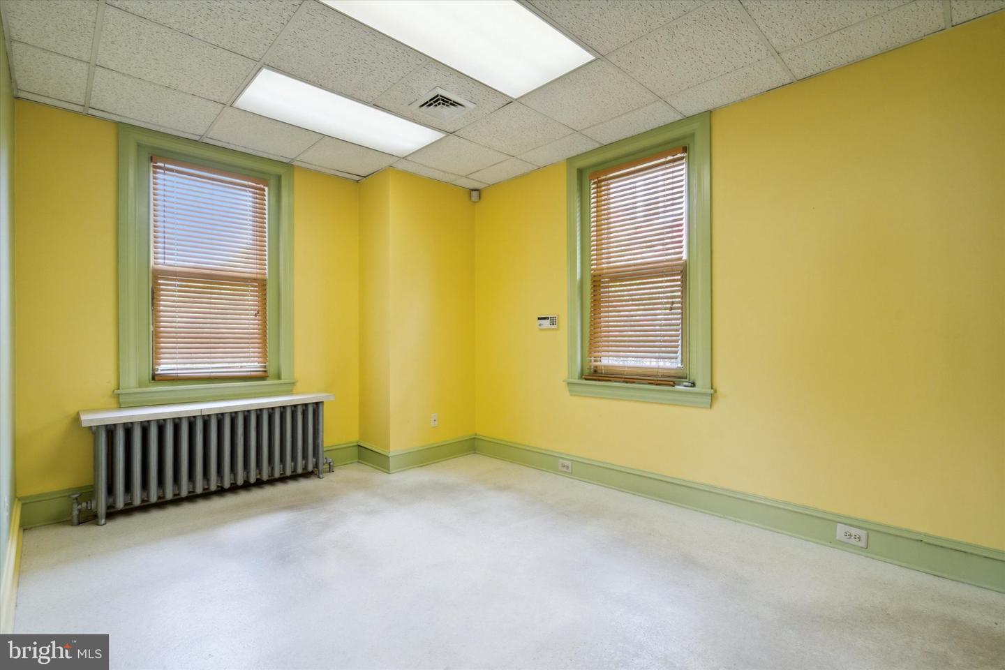1102 Fayette St Property Photo 8