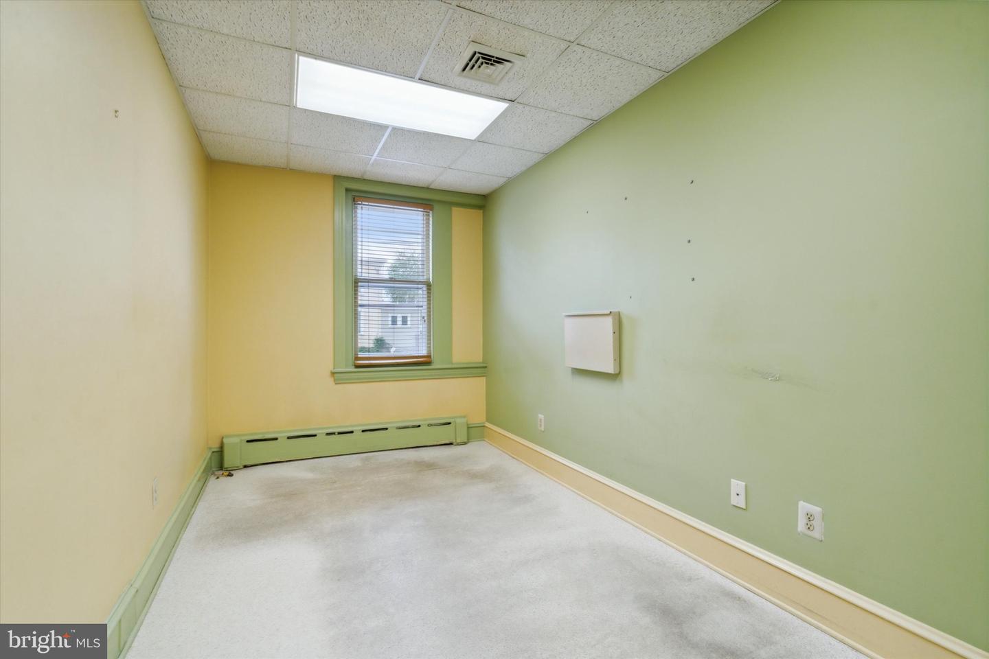 1102 Fayette St Property Photo 9