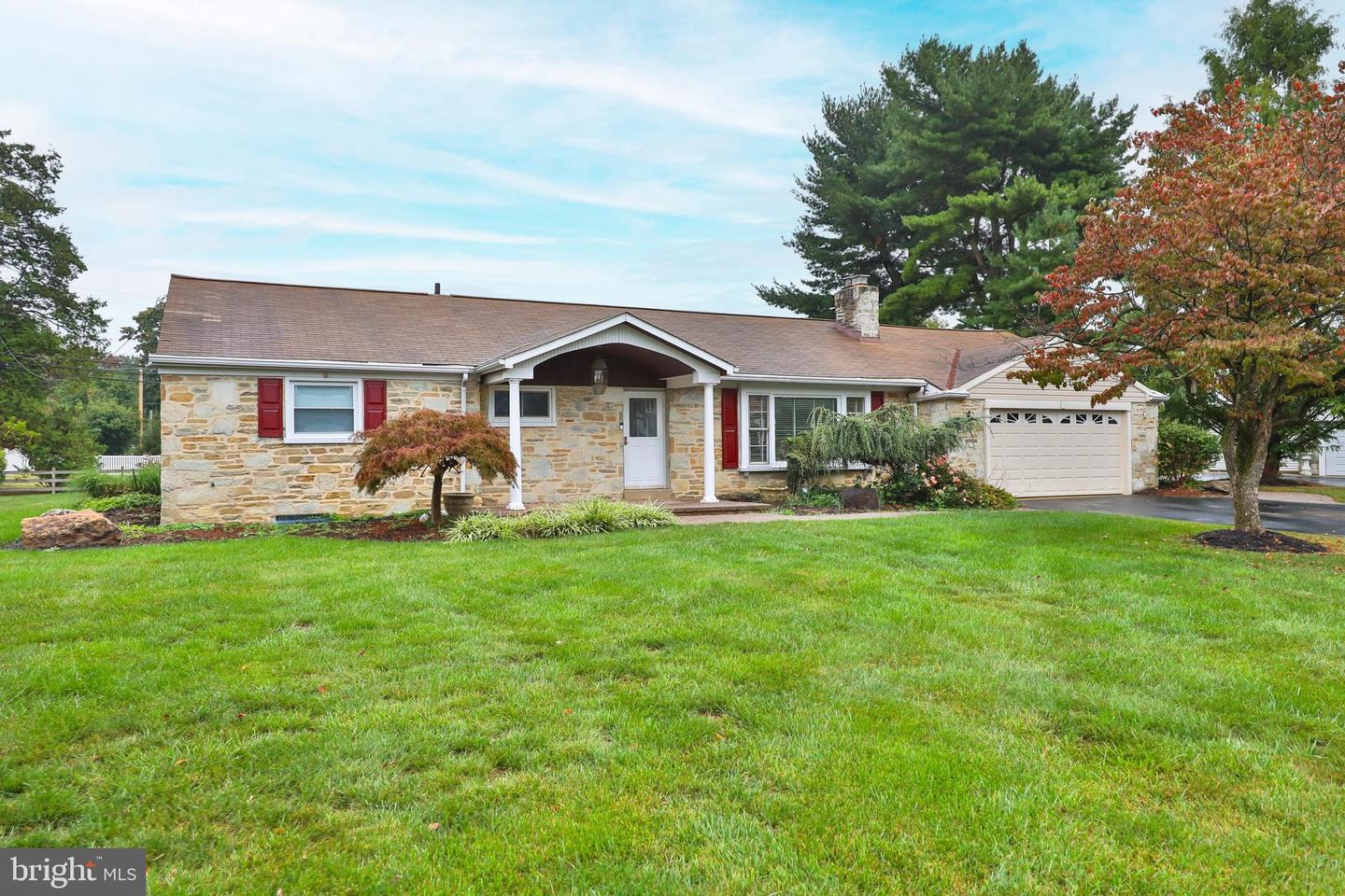 95 Radburn Rd Property Photo