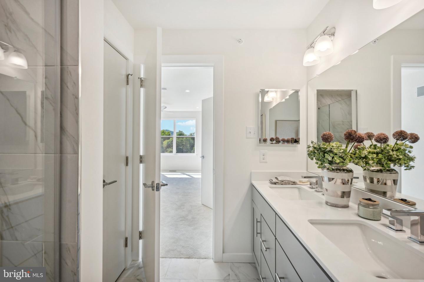 927 Riverplace Drive #27h Property Photo 17