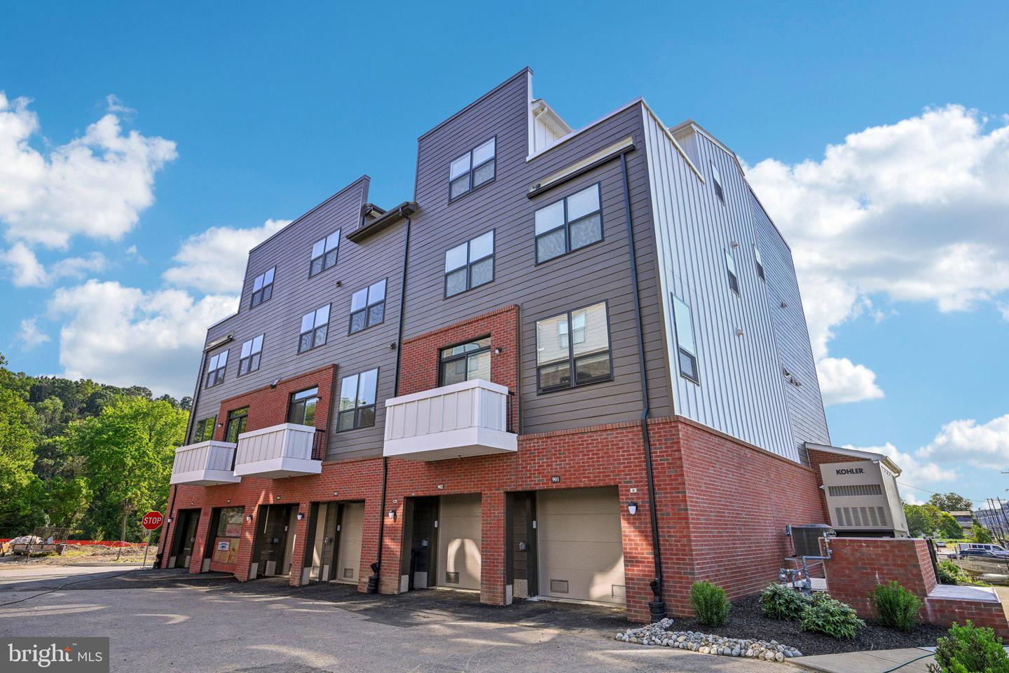927 Riverplace Drive #27h Property Photo 37