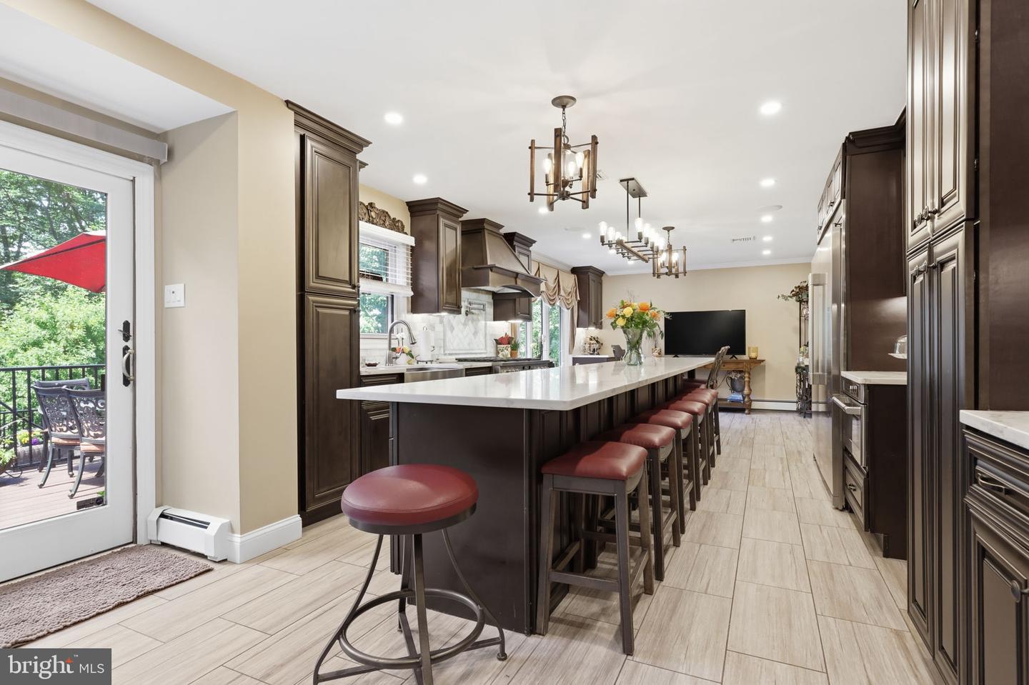 80 High Point W Property Photo 10